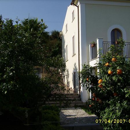 Albergo Villa Vittoria Rodi Garganico Εξωτερικό φωτογραφία